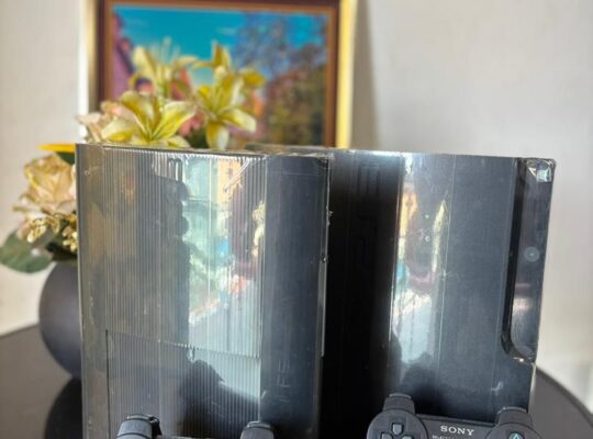 PS3 SLIM AVEC 20 JEUX🚨ET UNE MANETTE🎮